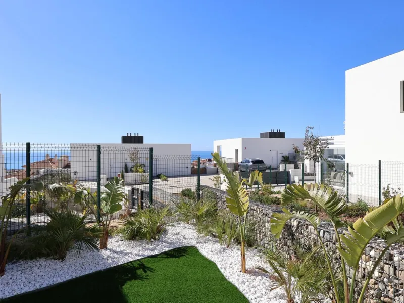 This brand new 3-bedroom, 3-bathroom semi-detached home is located within the contemporary Alya development in Riviera del Sol, Mijas, offering beautiful views of the Mediterranean and a lifestyle designed around comfort and outdoor living on the Costa de