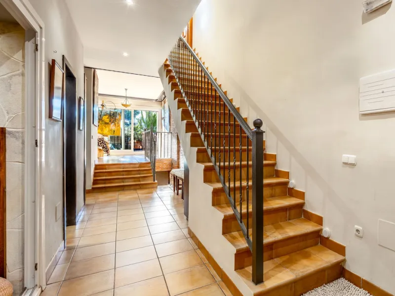 House - Townhouse в продаже в Alhaurín el Grande, Málaga. В доме 2 спален и 2 ванных комнат. Площадь дома 129 м²