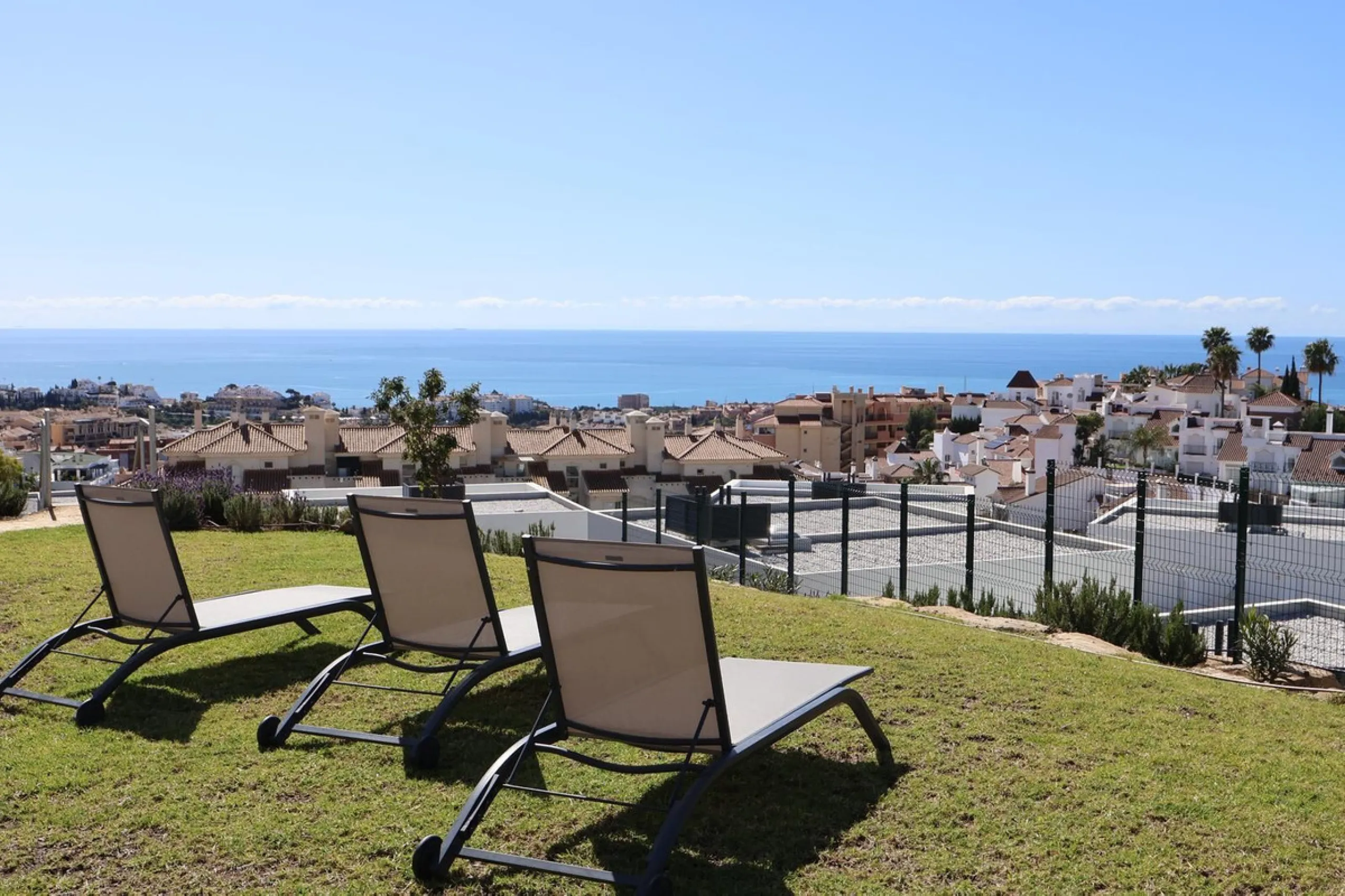 This brand new 3-bedroom, 3-bathroom semi-detached home is located within the contemporary Alya development in Riviera del Sol, Mijas, offering beautiful views of the Mediterranean and a lifestyle designed around comfort and outdoor living on the Costa de