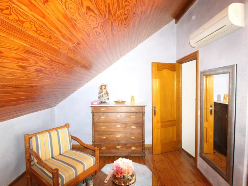 Excellent Townhouse in consolidated residential area and with a perfect location for quick access to Estepona or San Pedro De Alcántara, near Schools and also with all commercial services very close.