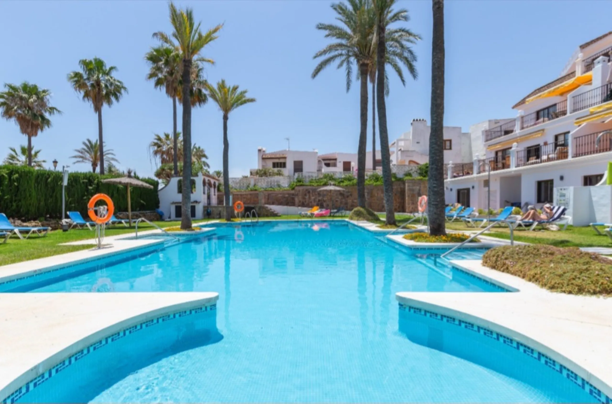 Middle Floor Apartment, La Duquesa, Costa del Sol.