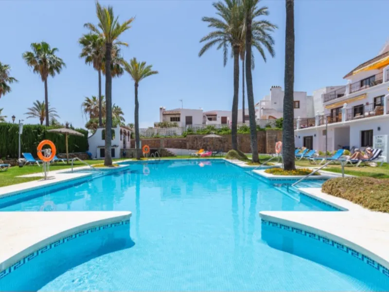 Middle Floor Apartment, La Duquesa, Costa del Sol.