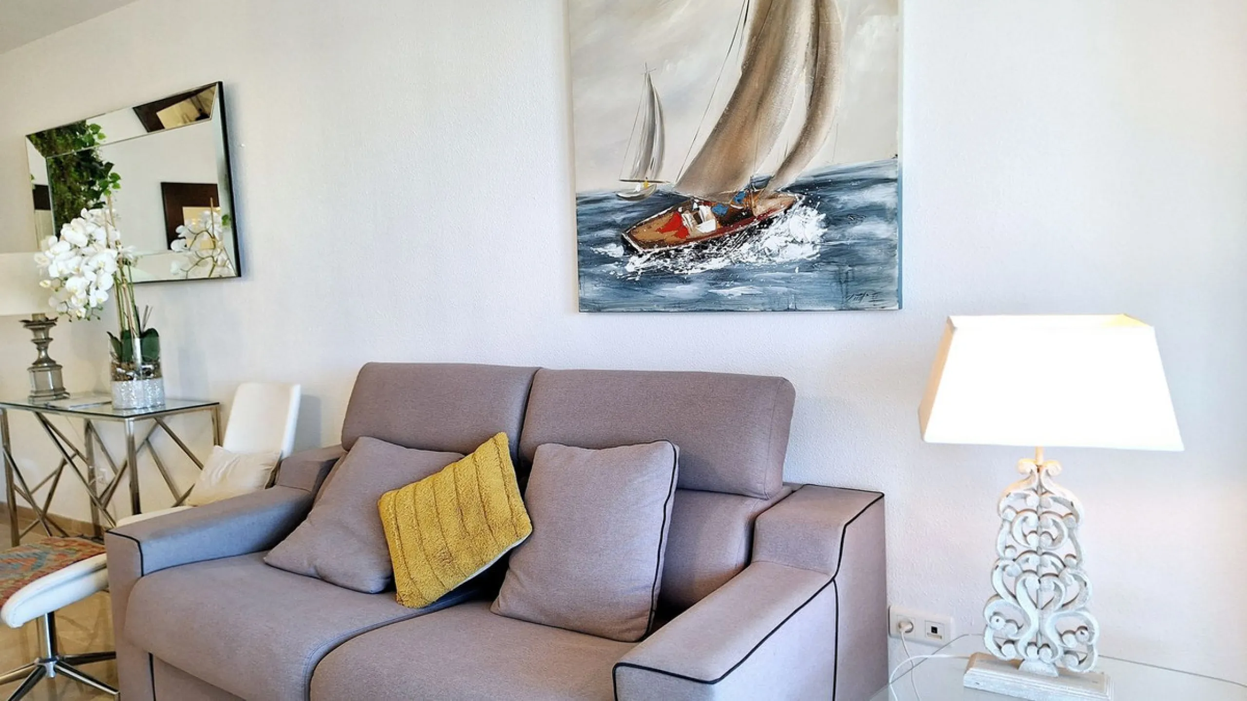 Middle Floor Apartment, La Duquesa, Costa del Sol.