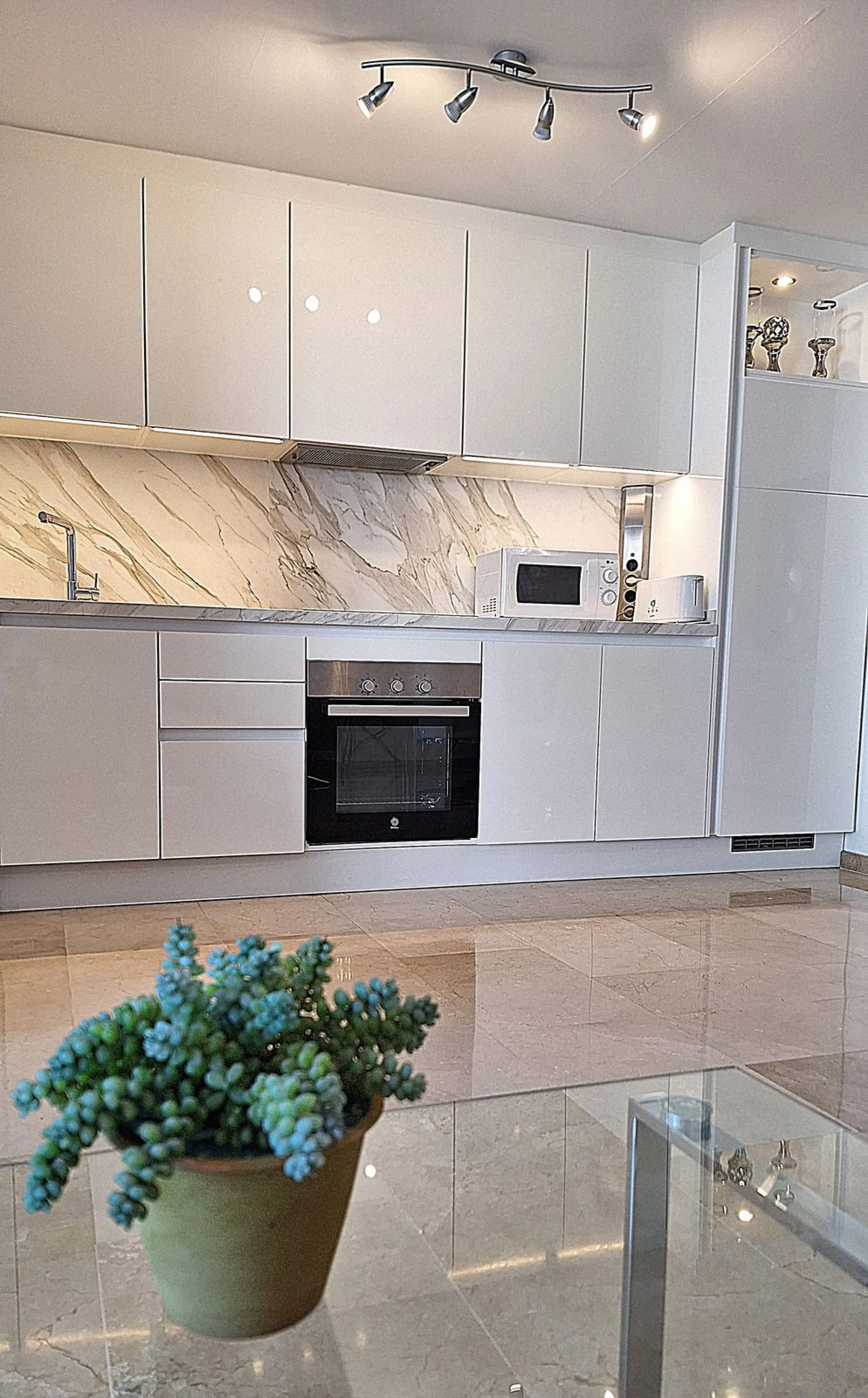 Middle Floor Apartment, La Duquesa, Costa del Sol.