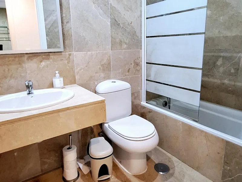 Middle Floor Apartment, La Duquesa, Costa del Sol.