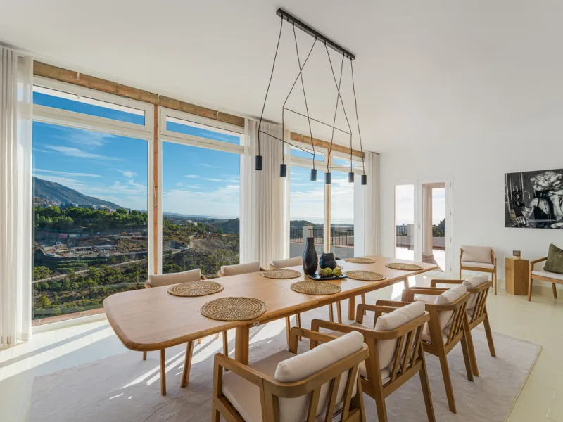Villa in El Madroñal for sale, offering refined living within the exclusive gated community of El Madroñal 2 in Benahavís, Málaga. This six-bedroom villa with five ensuite bathrooms combines traditional Andalusian features with contemporary design. Built 