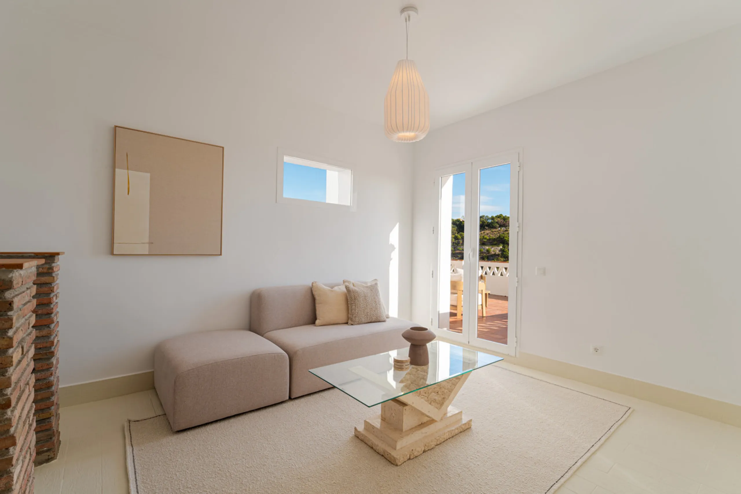 Villa in El Madroñal for sale, offering refined living within the exclusive gated community of El Madroñal 2 in Benahavís, Málaga. This six-bedroom villa with five ensuite bathrooms combines traditional Andalusian features with contemporary design. Built 