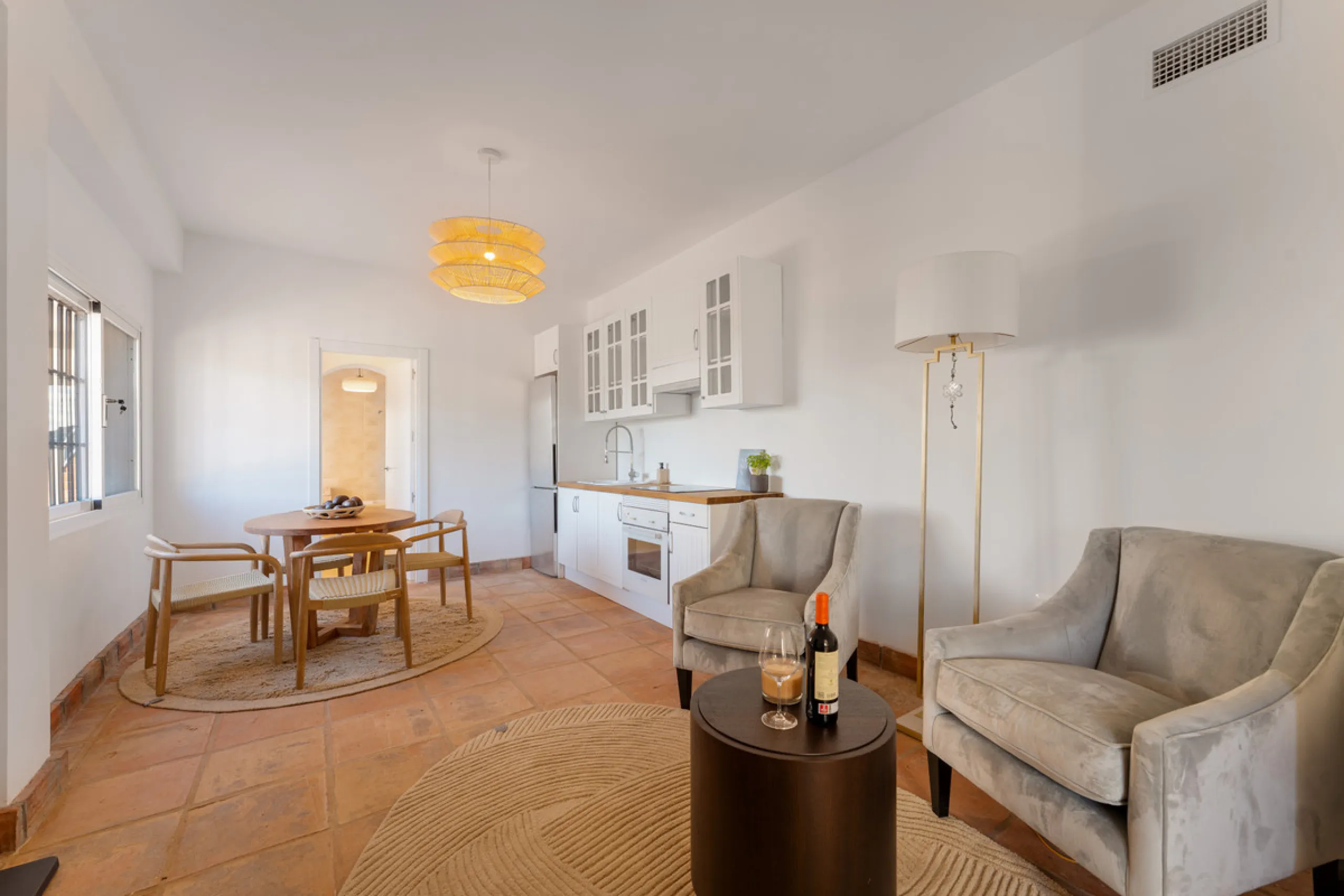 Villa in El Madroñal for sale, offering refined living within the exclusive gated community of El Madroñal 2 in Benahavís, Málaga. This six-bedroom villa with five ensuite bathrooms combines traditional Andalusian features with contemporary design. Built 