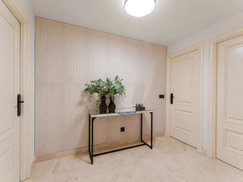 Montebello Apartment is an elegant three-bedroom, three-bathroom apartment for sale in Montebello Hills, an exclusive private community in Sierra Blanca on Marbella's Golden Mile. It combines refined style, modern functionality and a prime location that o