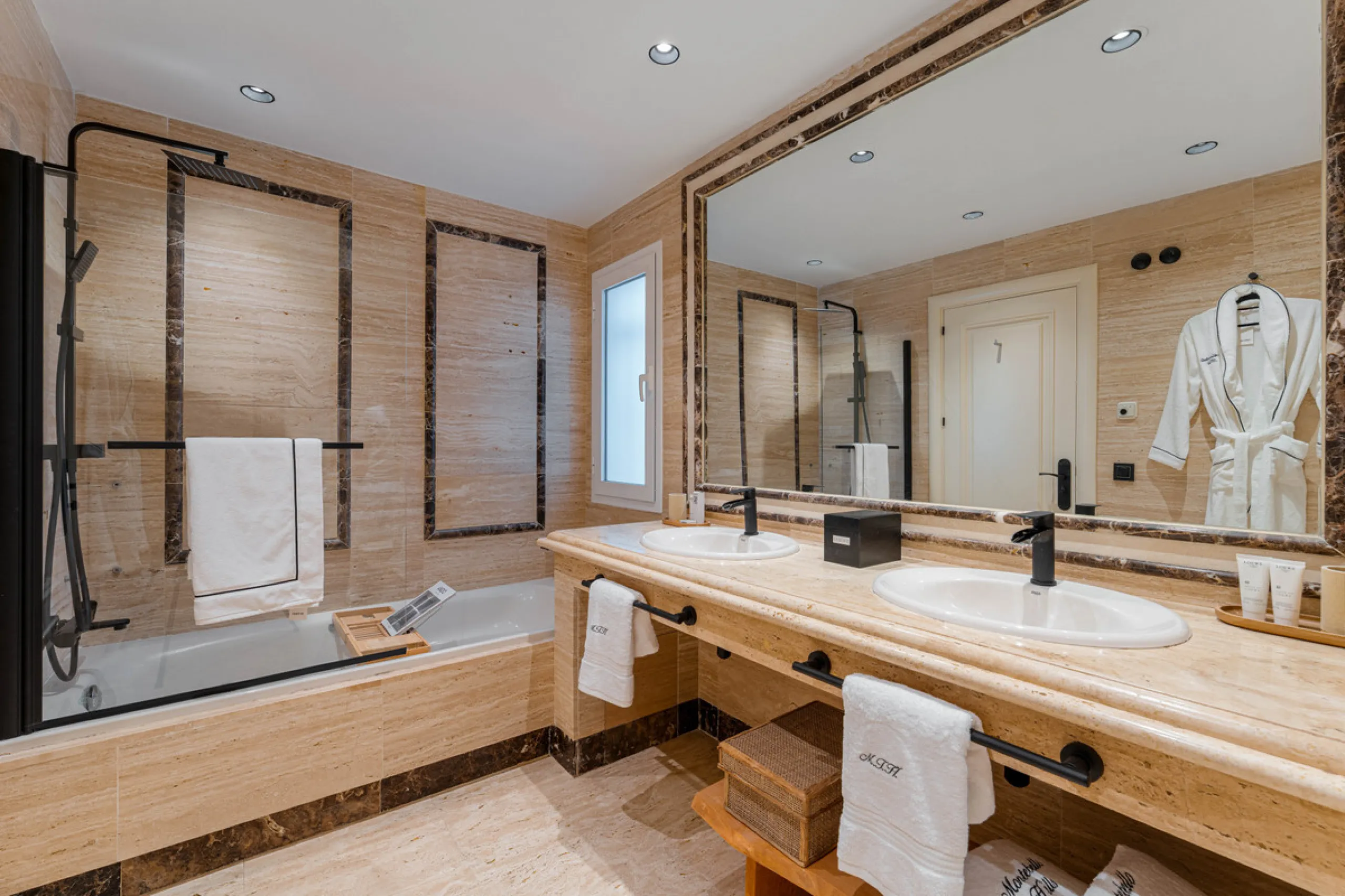Montebello Apartment is an elegant three-bedroom, three-bathroom apartment for sale in Montebello Hills, an exclusive private community in Sierra Blanca on Marbella's Golden Mile. It combines refined style, modern functionality and a prime location that o