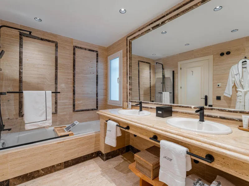 Montebello Apartment is an elegant three-bedroom, three-bathroom apartment for sale in Montebello Hills, an exclusive private community in Sierra Blanca on Marbella's Golden Mile. It combines refined style, modern functionality and a prime location that o