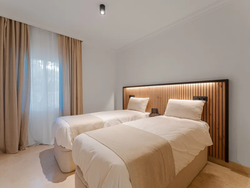 Montebello Apartment is an elegant three-bedroom, three-bathroom apartment for sale in Montebello Hills, an exclusive private community in Sierra Blanca on Marbella's Golden Mile. It combines refined style, modern functionality and a prime location that o