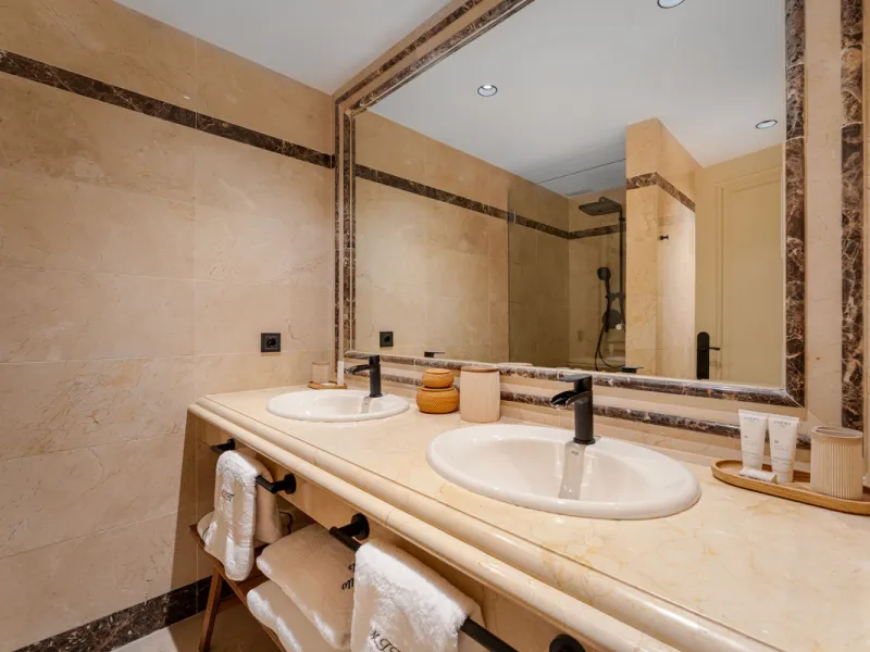 Montebello Apartment is an elegant three-bedroom, three-bathroom apartment for sale in Montebello Hills, an exclusive private community in Sierra Blanca on Marbella's Golden Mile. It combines refined style, modern functionality and a prime location that o