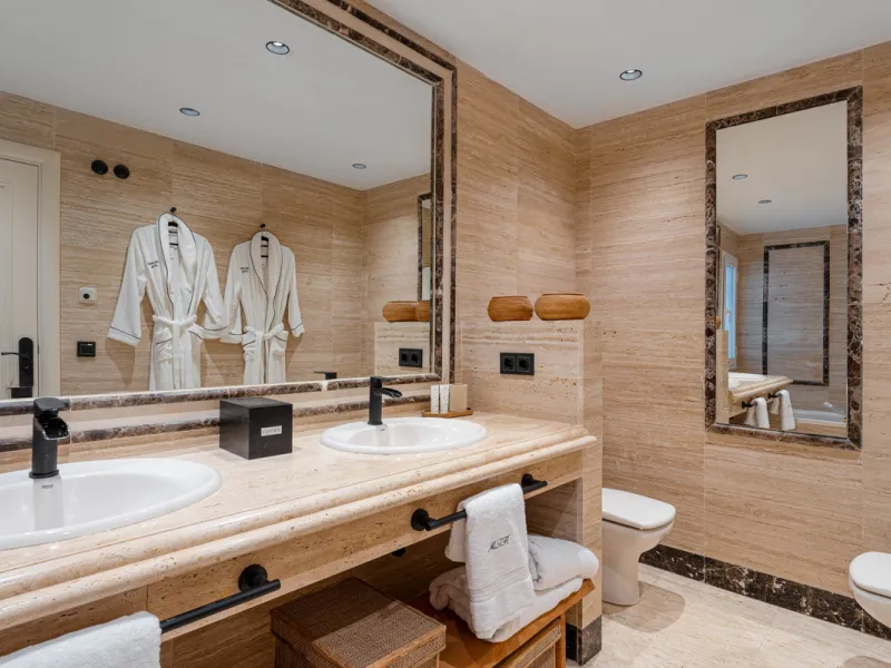 Montebello Apartment is an elegant three-bedroom, three-bathroom apartment for sale in Montebello Hills, an exclusive private community in Sierra Blanca on Marbella's Golden Mile. It combines refined style, modern functionality and a prime location that o
