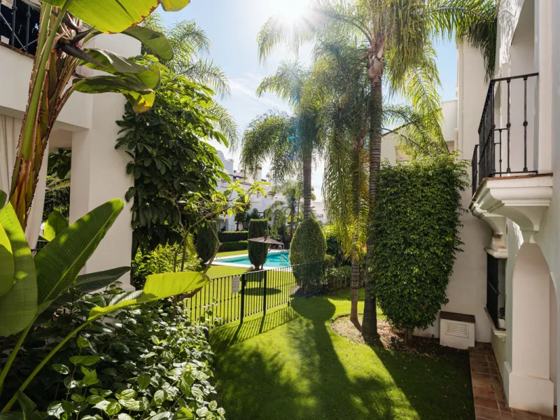 Montebello Apartment is an elegant three-bedroom, three-bathroom apartment for sale in Montebello Hills, an exclusive private community in Sierra Blanca on Marbella's Golden Mile. It combines refined style, modern functionality and a prime location that o