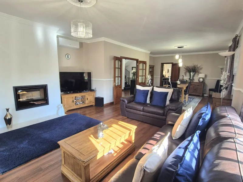 For Sale – Spacious and luxurious villa on the outskirts of Coín, Málaga.