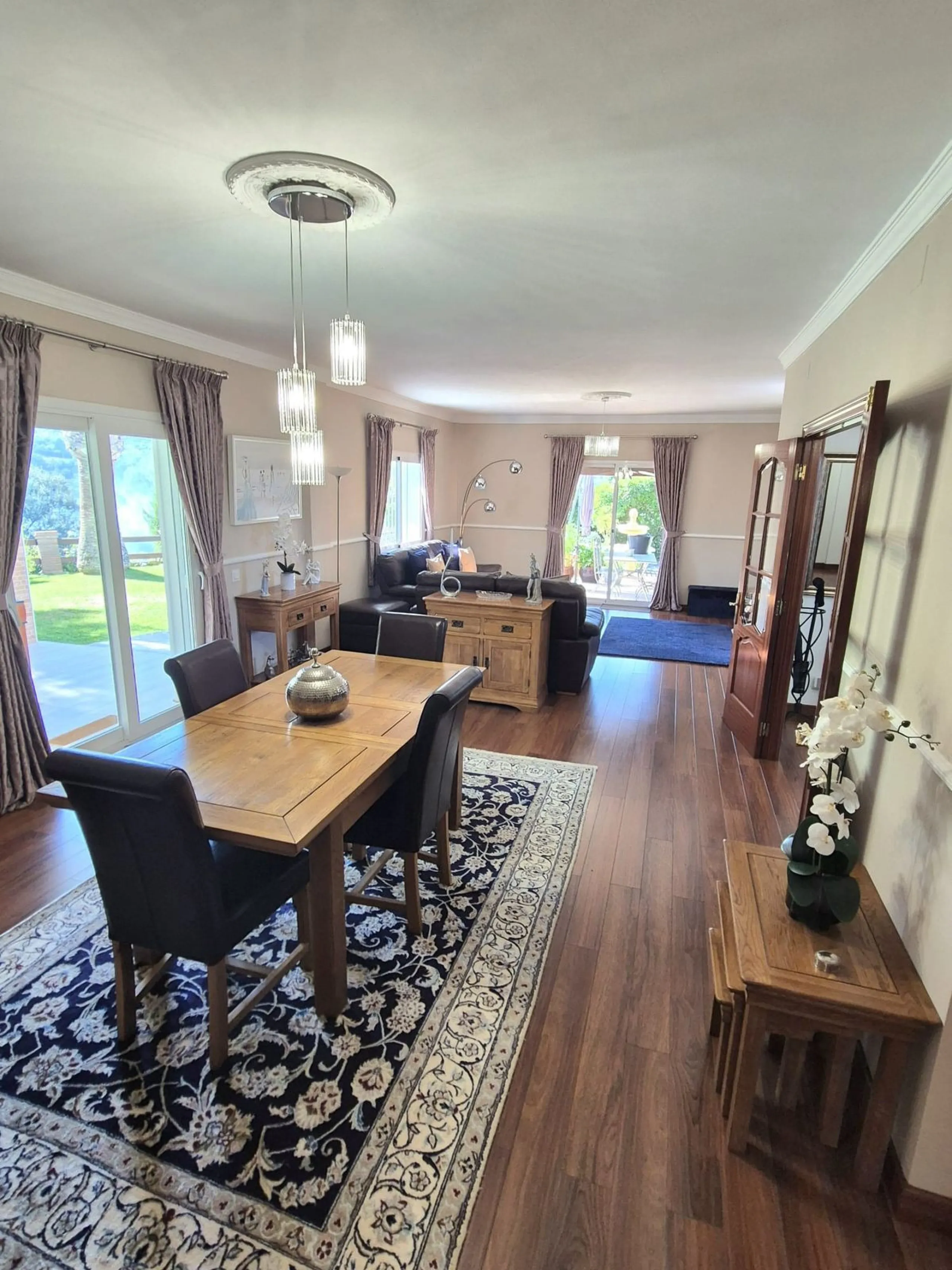 For Sale – Spacious and luxurious villa on the outskirts of Coín, Málaga.