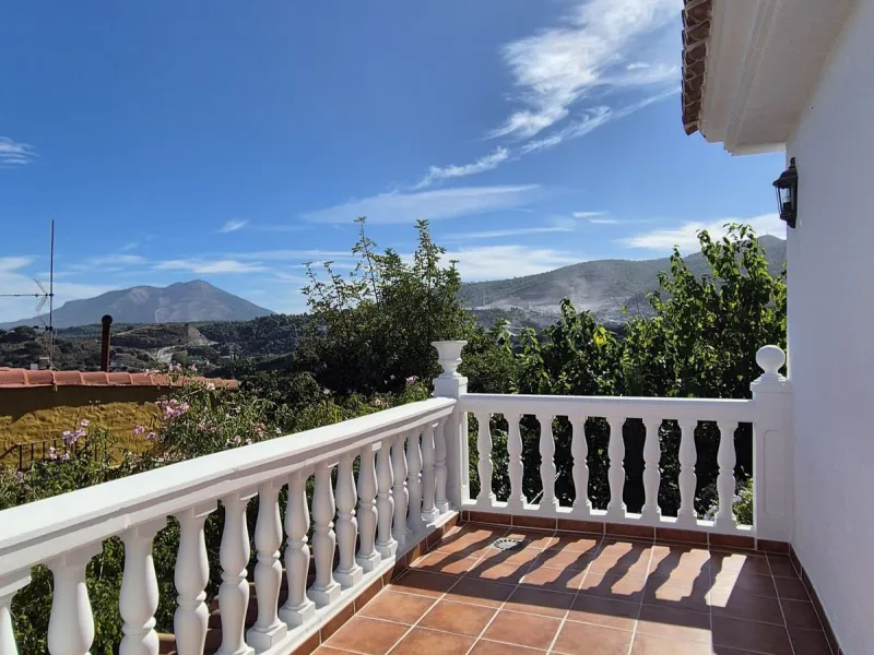 For Sale – Spacious and luxurious villa on the outskirts of Coín, Málaga.