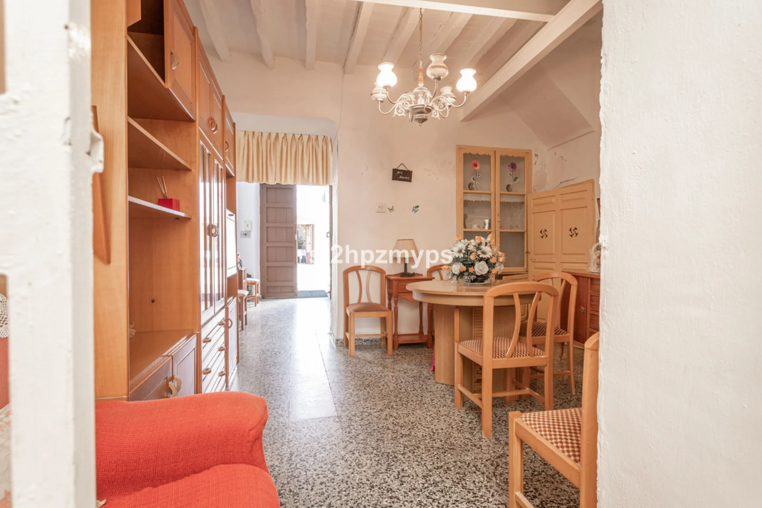 Townhouse in need of renovation with terrace at one of Nerja's best addresses A warm welcome to central Nerja and this unique accommodation with great potential but can with new care and love become a dream home to long for. Here you live at a sought-afte