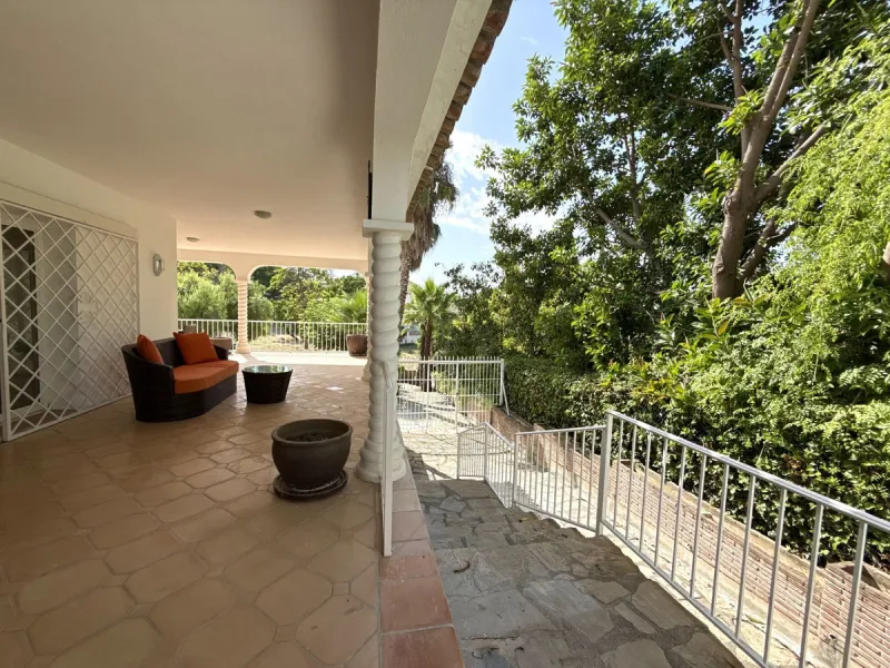 House - Semi-Detached House в продаже в Marbella, Málaga. В доме 3 спален и 3 ванных комнат. Площадь дома 145 м². Площадь участка 354 м²
