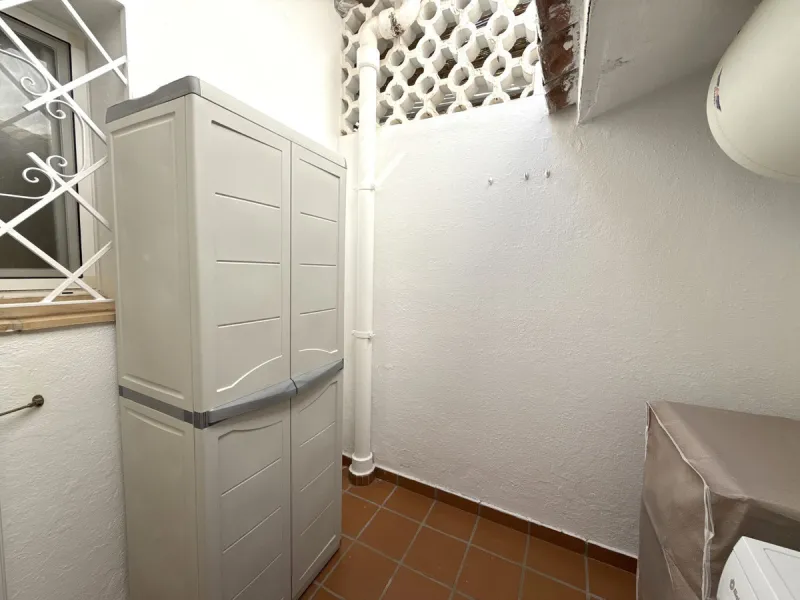 House - Semi-Detached House в продаже в Marbella, Málaga. В доме 3 спален и 3 ванных комнат. Площадь дома 145 м². Площадь участка 354 м²