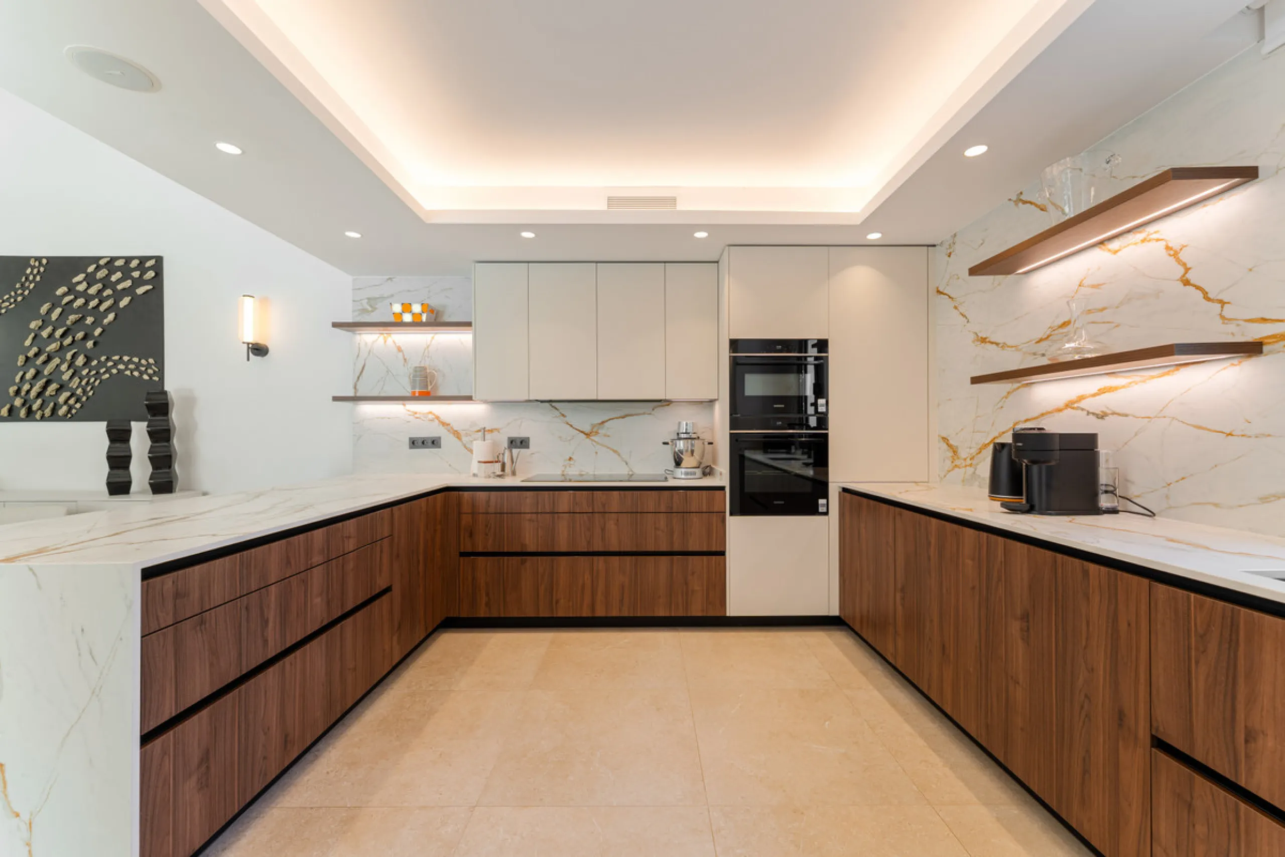 Elegant contemporary five bedroom villa for sale in the highly desirable neighbourhood of La Cerquilla, Nueva Andalucía. Renovated in 2025, this villa offers modern luxury living, functional design and elegant interior detailing.