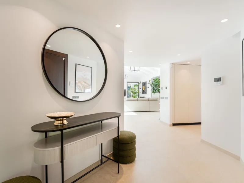 Elegant contemporary five bedroom villa for sale in the highly desirable neighbourhood of La Cerquilla, Nueva Andalucía. Renovated in 2025, this villa offers modern luxury living, functional design and elegant interior detailing.