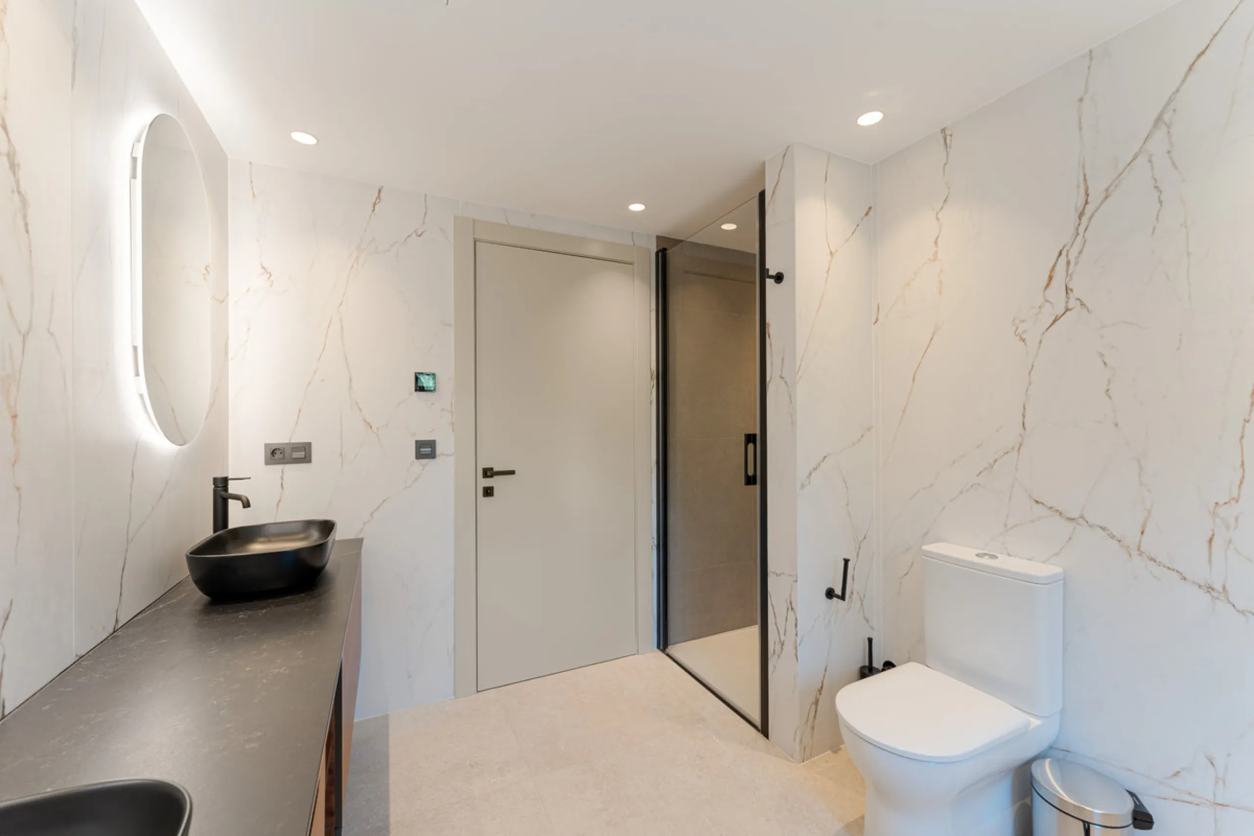 Elegant contemporary five bedroom villa for sale in the highly desirable neighbourhood of La Cerquilla, Nueva Andalucía. Renovated in 2025, this villa offers modern luxury living, functional design and elegant interior detailing.