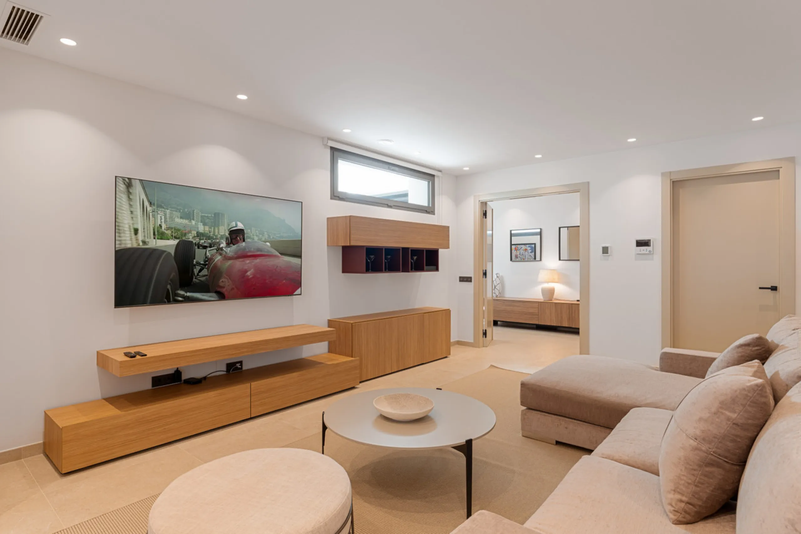 Elegant contemporary five bedroom villa for sale in the highly desirable neighbourhood of La Cerquilla, Nueva Andalucía. Renovated in 2025, this villa offers modern luxury living, functional design and elegant interior detailing.