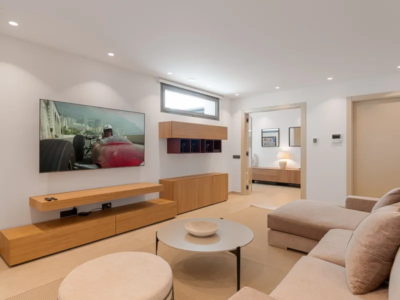 Elegant contemporary five bedroom villa for sale in the highly desirable neighbourhood of La Cerquilla, Nueva Andalucía. Renovated in 2025, this villa offers modern luxury living, functional design and elegant interior detailing.