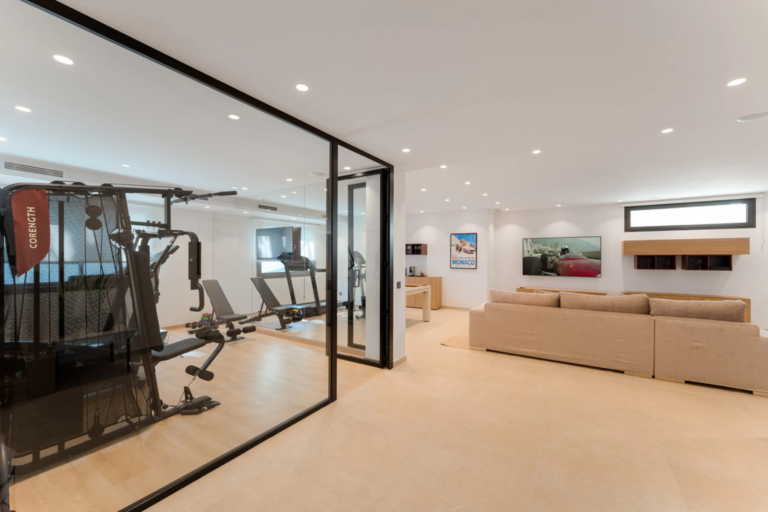 Elegant contemporary five bedroom villa for sale in the highly desirable neighbourhood of La Cerquilla, Nueva Andalucía. Renovated in 2025, this villa offers modern luxury living, functional design and elegant interior detailing.