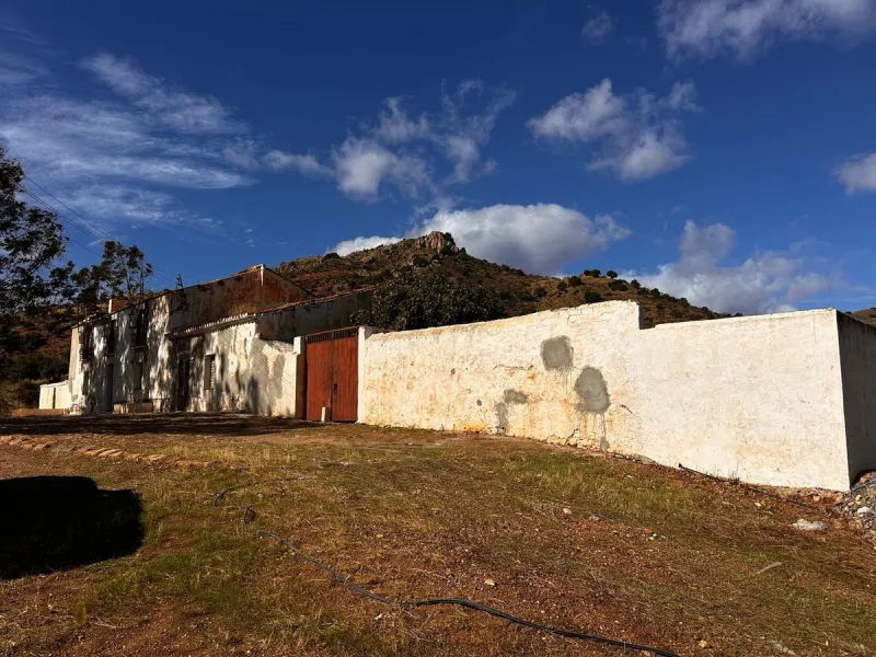 Plot - Residential Plot в продаже в Almogía, Málaga. Площадь дома 314 м². Площадь участка 760000 м²