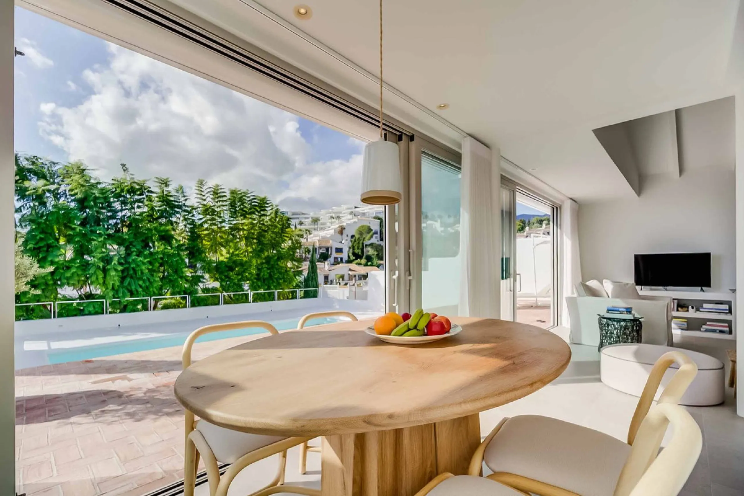 Mediterranean Luxury with Independent Andalusian Guest House – La Capellanía, Benalmádena
