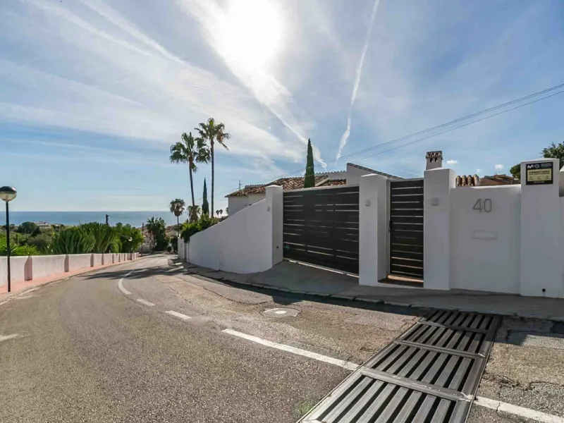 Mediterranean Luxury with Independent Andalusian Guest House – La Capellanía, Benalmádena