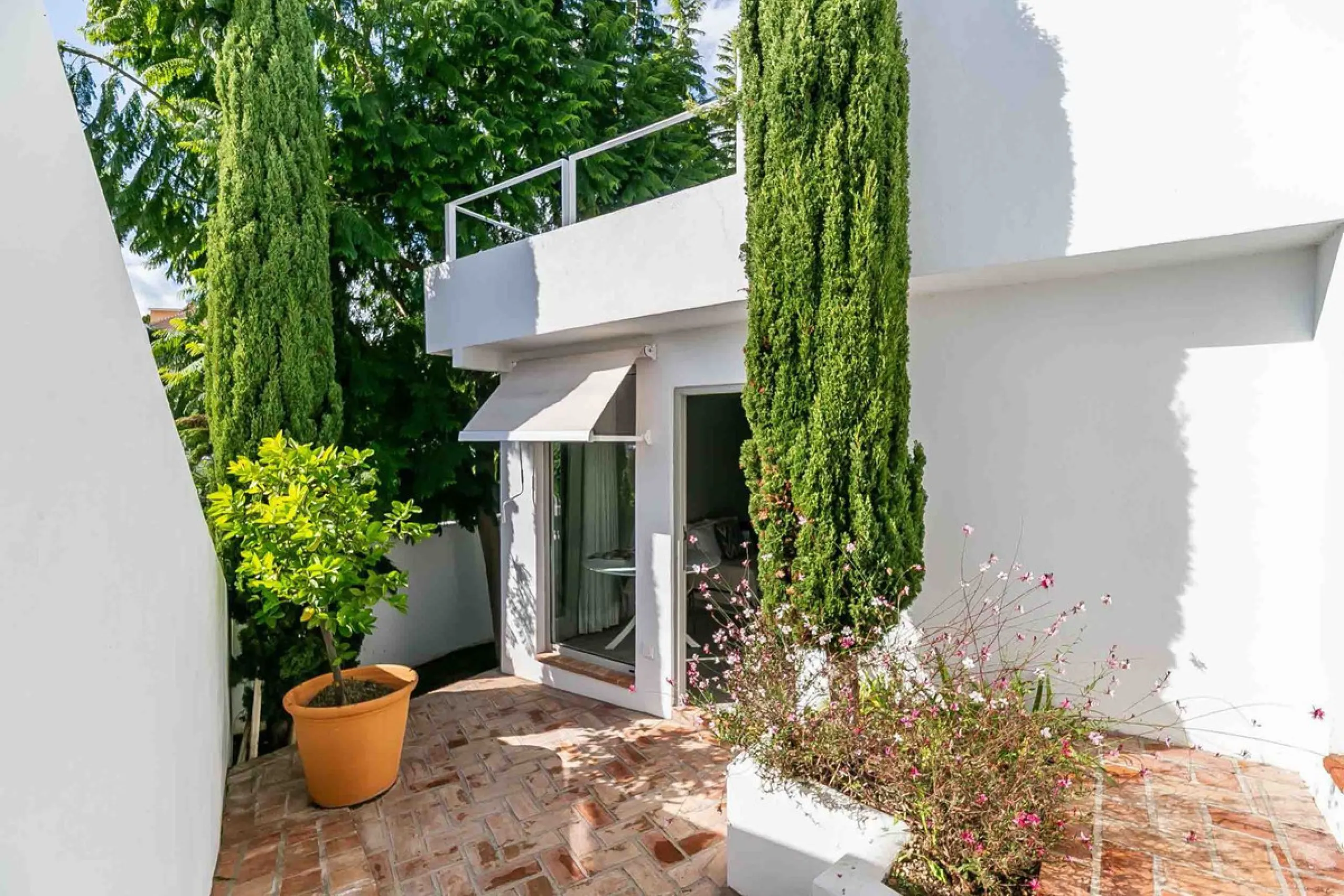 Mediterranean Luxury with Independent Andalusian Guest House – La Capellanía, Benalmádena