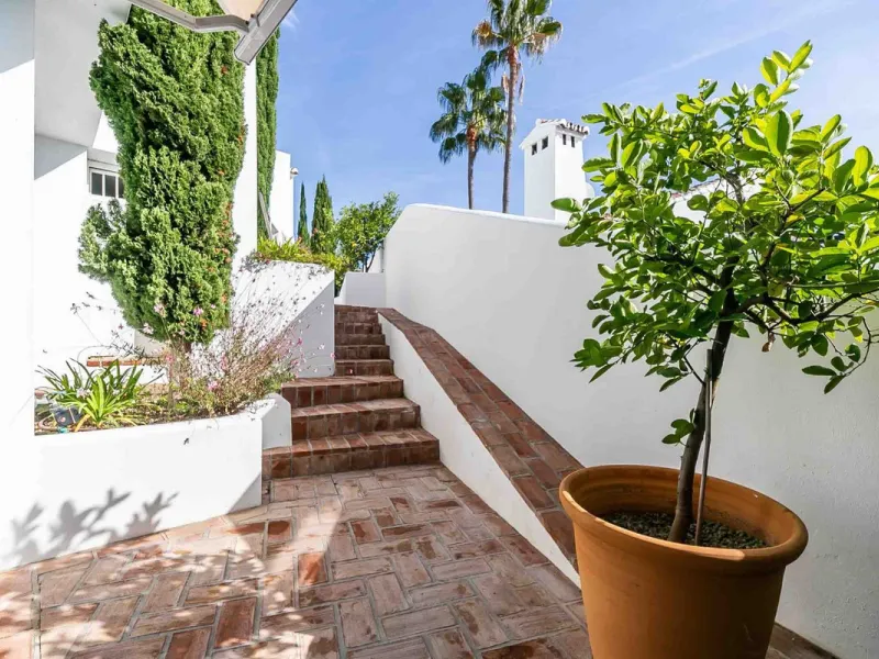 Mediterranean Luxury with Independent Andalusian Guest House – La Capellanía, Benalmádena