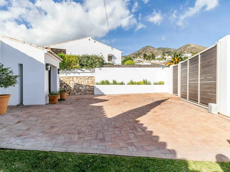 Mediterranean Luxury with Independent Andalusian Guest House – La Capellanía, Benalmádena