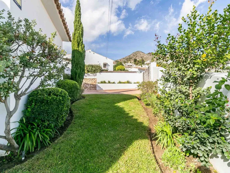 Mediterranean Luxury with Independent Andalusian Guest House – La Capellanía, Benalmádena