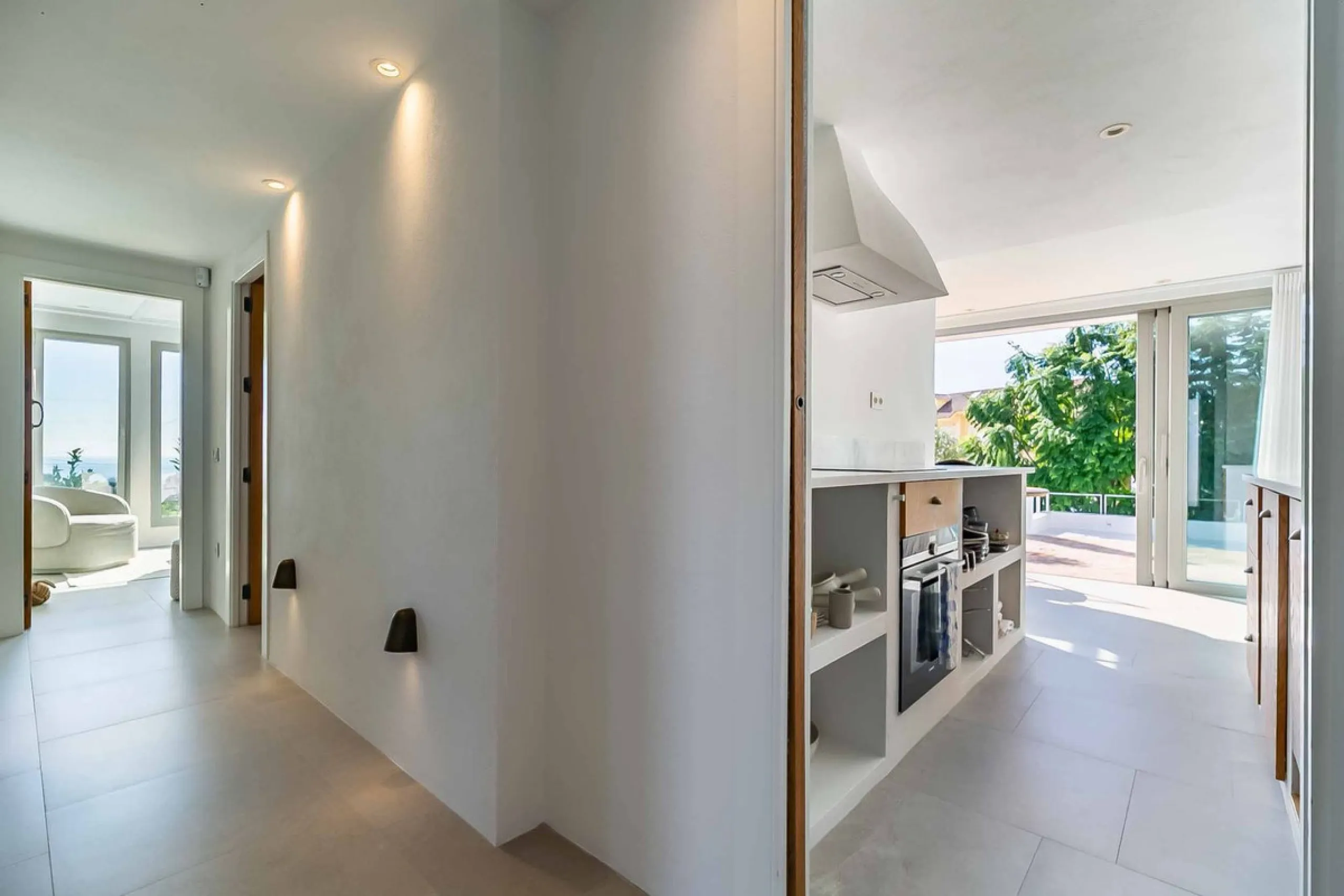 Mediterranean Luxury with Independent Andalusian Guest House – La Capellanía, Benalmádena