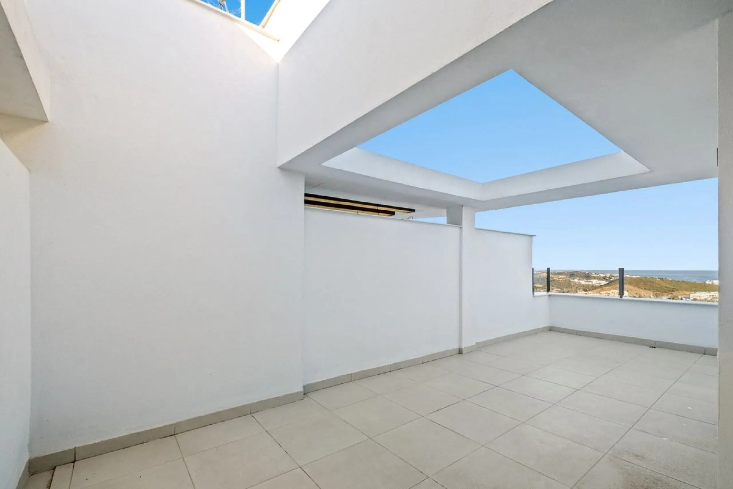 Apartment - Penthouse в продаже в Mijas, Málaga. В доме 2 спален и 2 ванных комнат. Площадь дома 79 м²