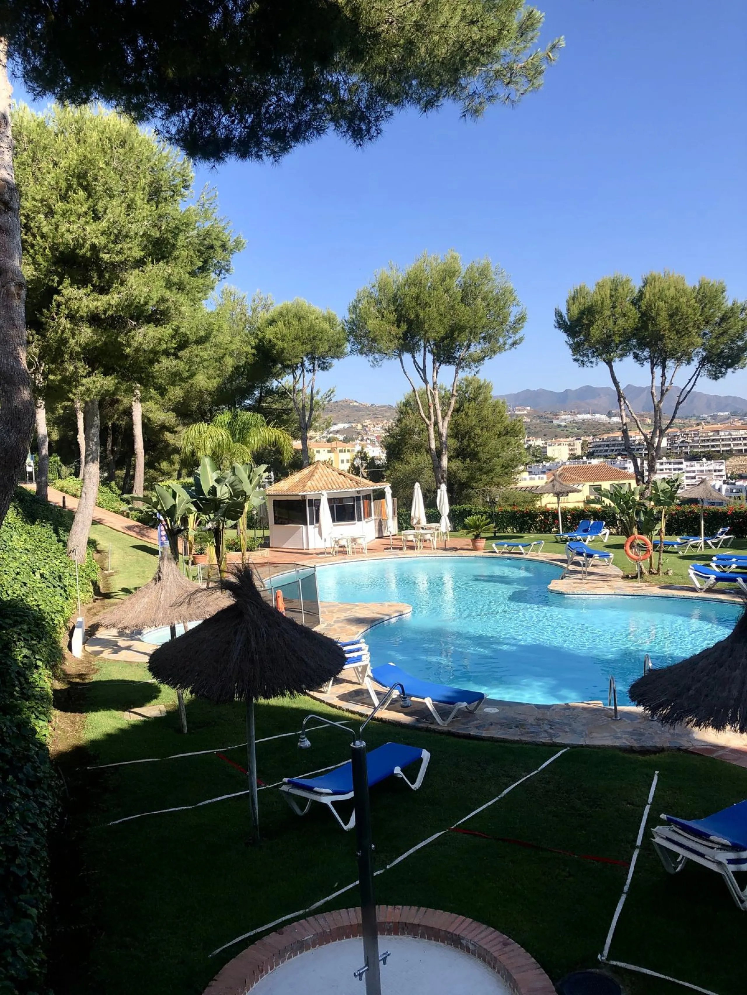Beautiful ground floor apartment with its own garden and SEA VIEWS, an ideal place to enjoy holidays!
