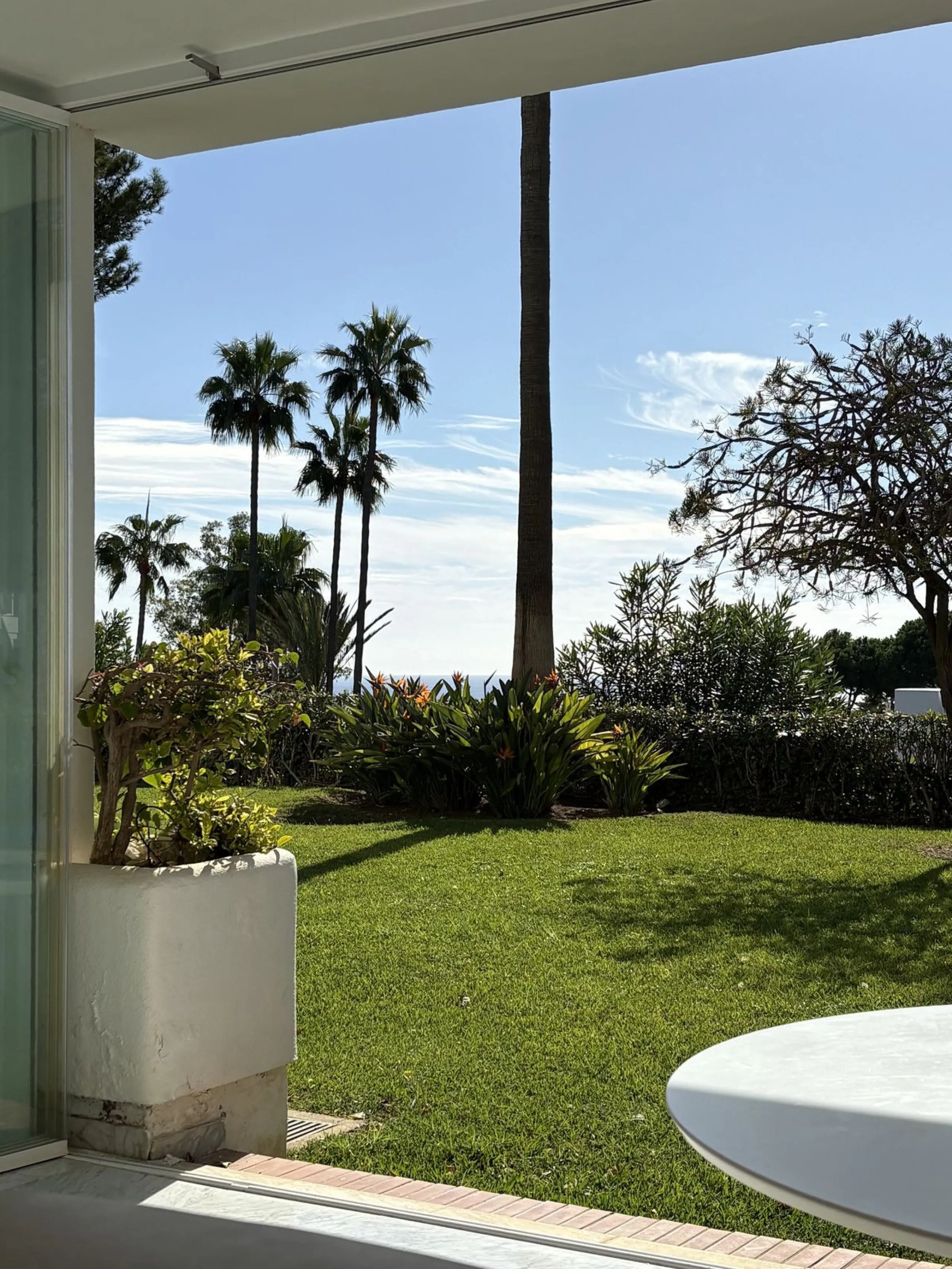 Beautiful ground floor apartment with its own garden and SEA VIEWS, an ideal place to enjoy holidays!