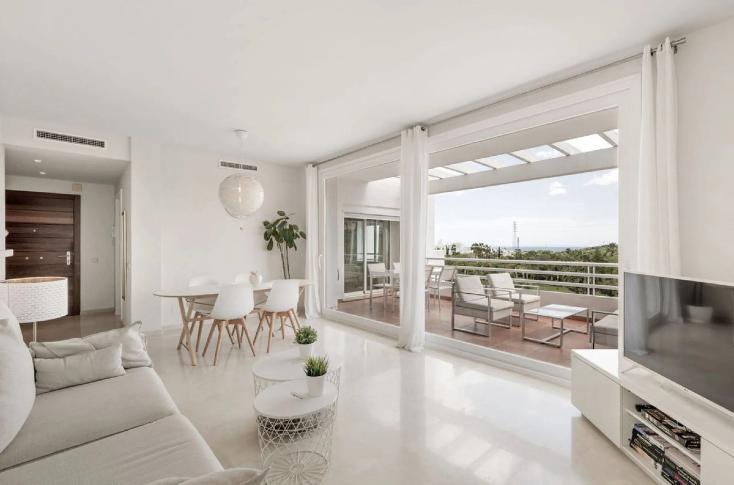 Located in the first phase of the gated Alcazaba Lagoon development, this bright and inviting first-floor apartment delivers an immediate sense of relaxation. The community enjoys a privileged setting just a short drive from Estepona centre, the beach, an
