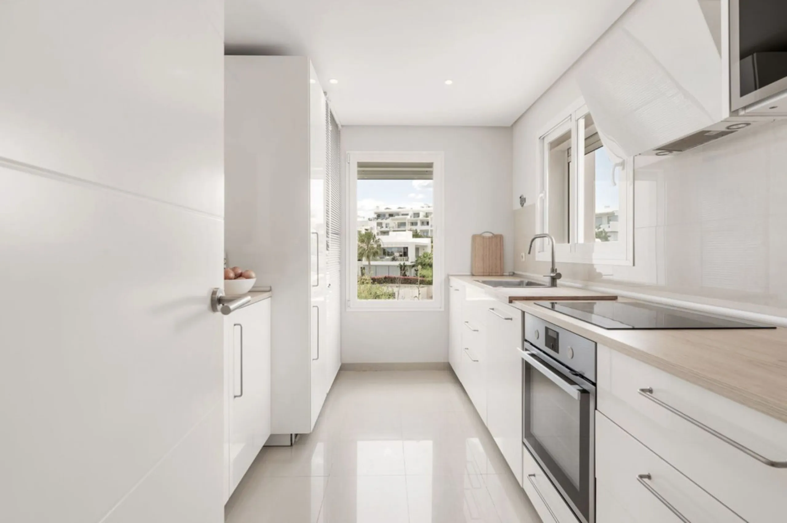 Located in the first phase of the gated Alcazaba Lagoon development, this bright and inviting first-floor apartment delivers an immediate sense of relaxation. The community enjoys a privileged setting just a short drive from Estepona centre, the beach, an