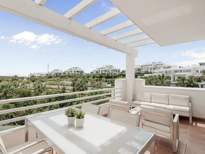 Located in the first phase of the gated Alcazaba Lagoon development, this bright and inviting first-floor apartment delivers an immediate sense of relaxation. The community enjoys a privileged setting just a short drive from Estepona centre, the beach, an