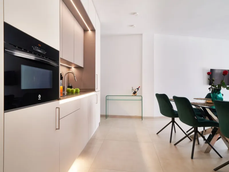 Apartment - Middle Floor Apartment в продаже в Marbella, Málaga. В доме 3 спален и 2 ванных комнат. Площадь дома 83 м²