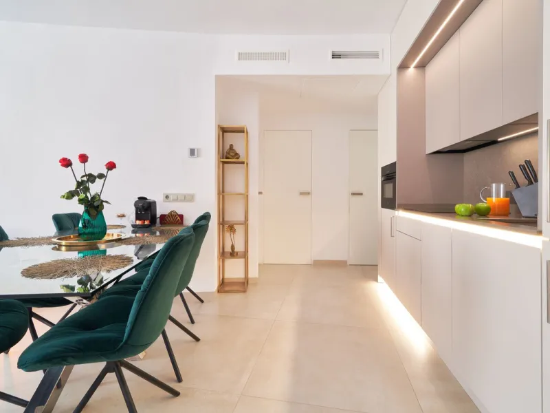 Apartment - Middle Floor Apartment в продаже в Marbella, Málaga. В доме 3 спален и 2 ванных комнат. Площадь дома 83 м²