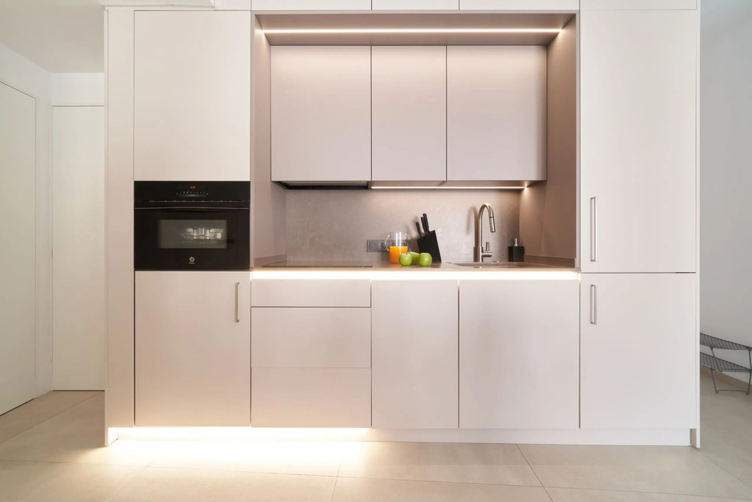 Apartment - Middle Floor Apartment в продаже в Marbella, Málaga. В доме 3 спален и 2 ванных комнат. Площадь дома 83 м²