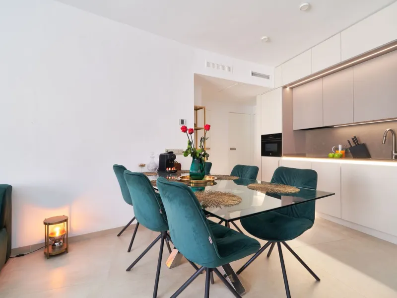 Apartment - Middle Floor Apartment в продаже в Marbella, Málaga. В доме 3 спален и 2 ванных комнат. Площадь дома 83 м²