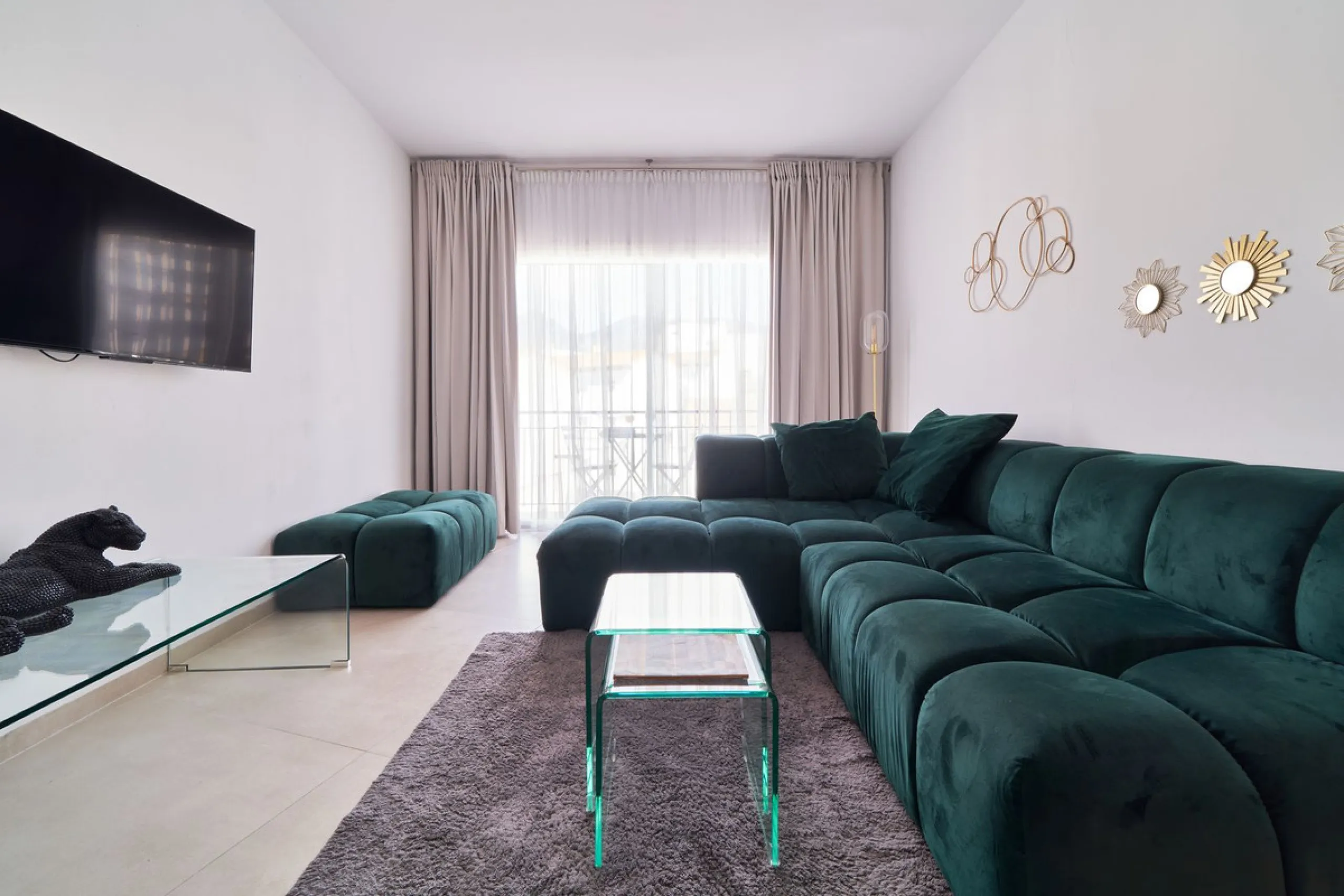 Apartment - Middle Floor Apartment в продаже в Marbella, Málaga. В доме 3 спален и 2 ванных комнат. Площадь дома 83 м²